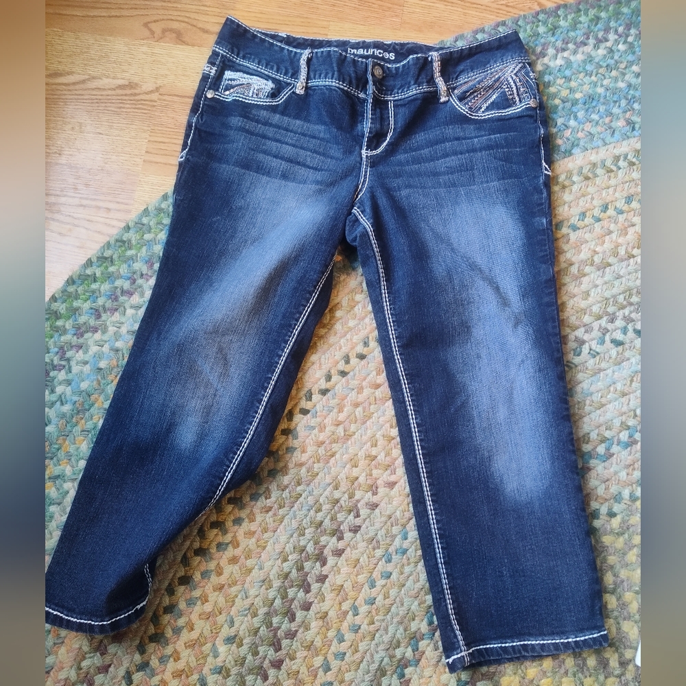 Maurices denim capris size 9/10